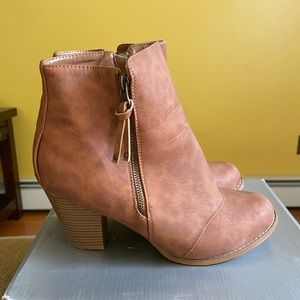 Wide width heeled booties
